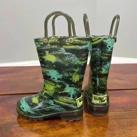 Toddler Rain Boots | Size 5 | Light up ✨ - Picture 2 of 7